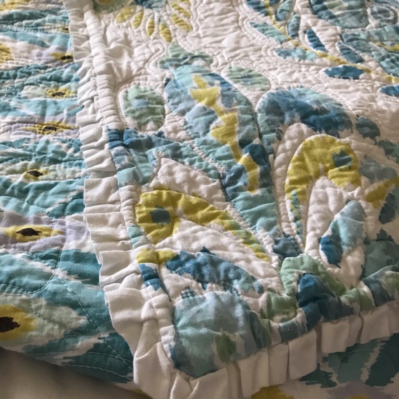 Quilted Bed Cover Spread - Picture 6 of 13